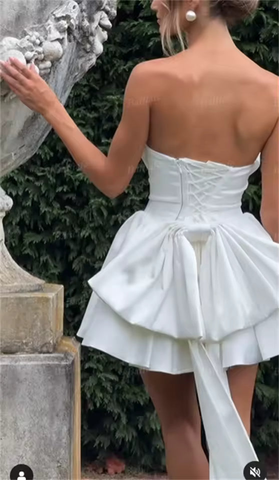 The "Aéroligne" Mini Gown
