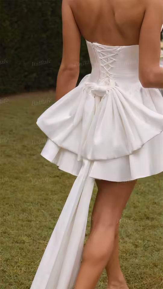 The "Aéroligne" Mini Gown