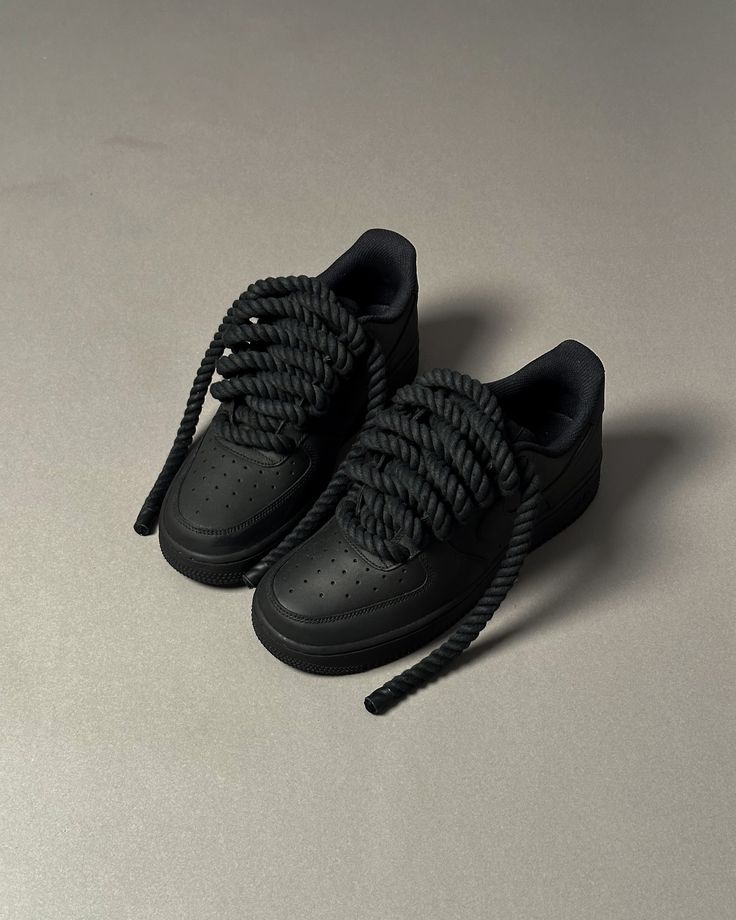 Customized rope laced sneaker 𝑪𝒐𝒍𝒍𝒆𝒄𝒕𝒊𝒐𝒏