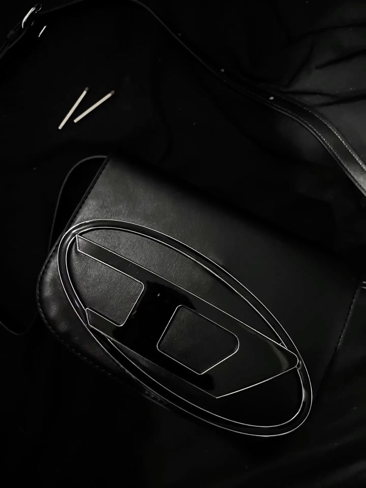Diesel hand bag 𝑪𝒐𝒍𝒍𝒆𝒄𝒕𝒊𝒐𝒏