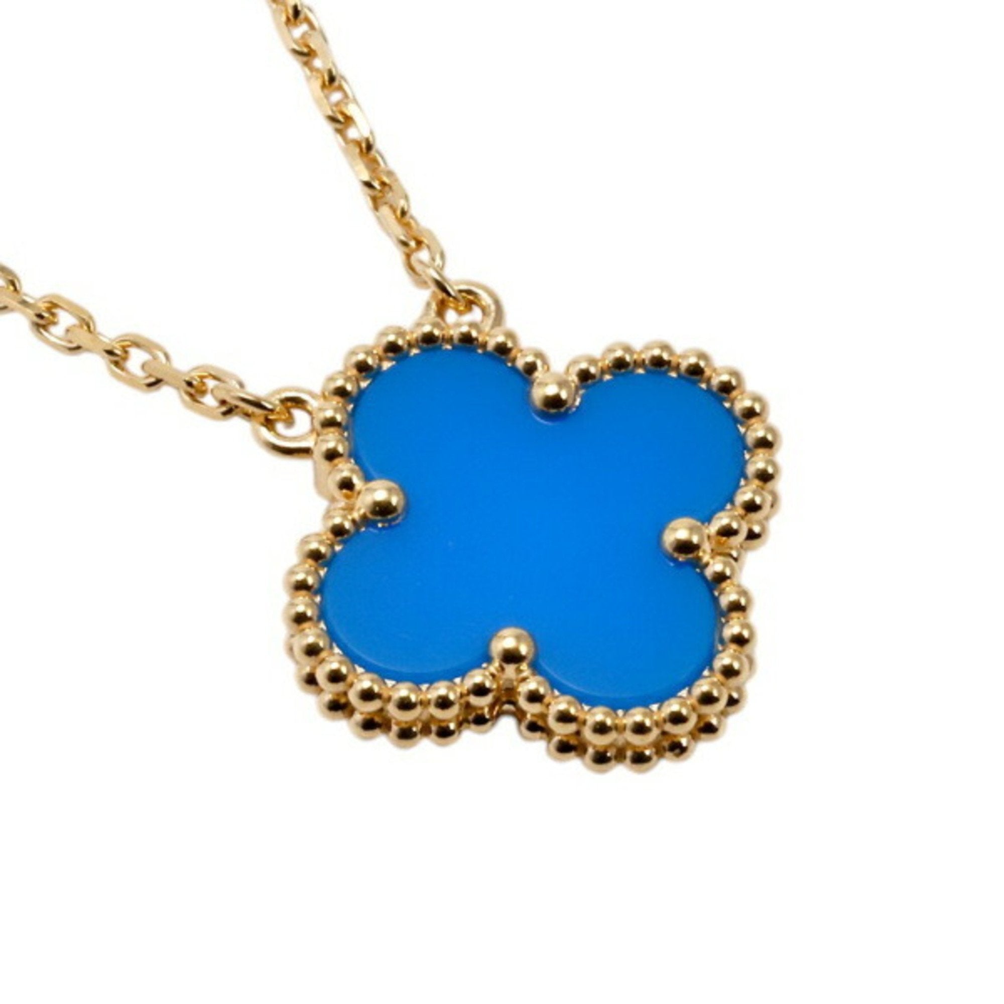 Sliver  Clover Stainless Steel Necklace – A Statement of Elegance