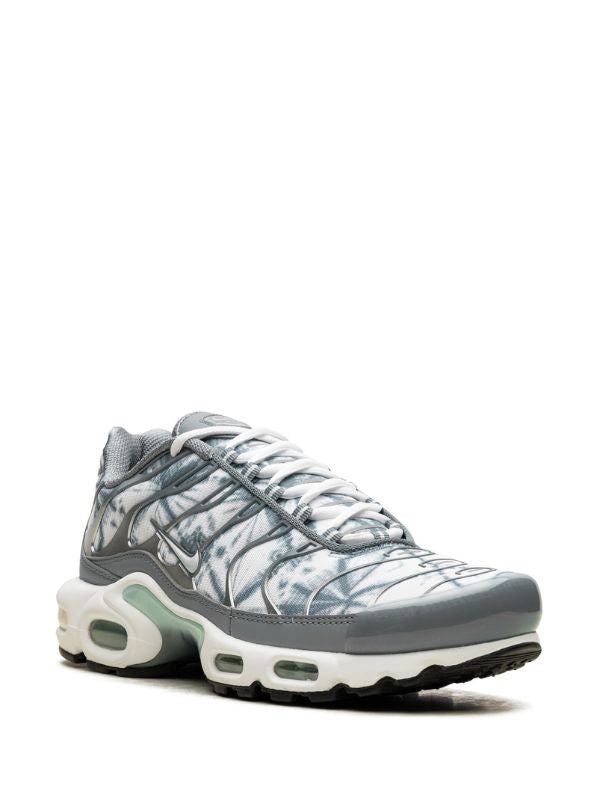 (Air Max Plus Drift "Phantom/Cacao Wow" light brown sneakers