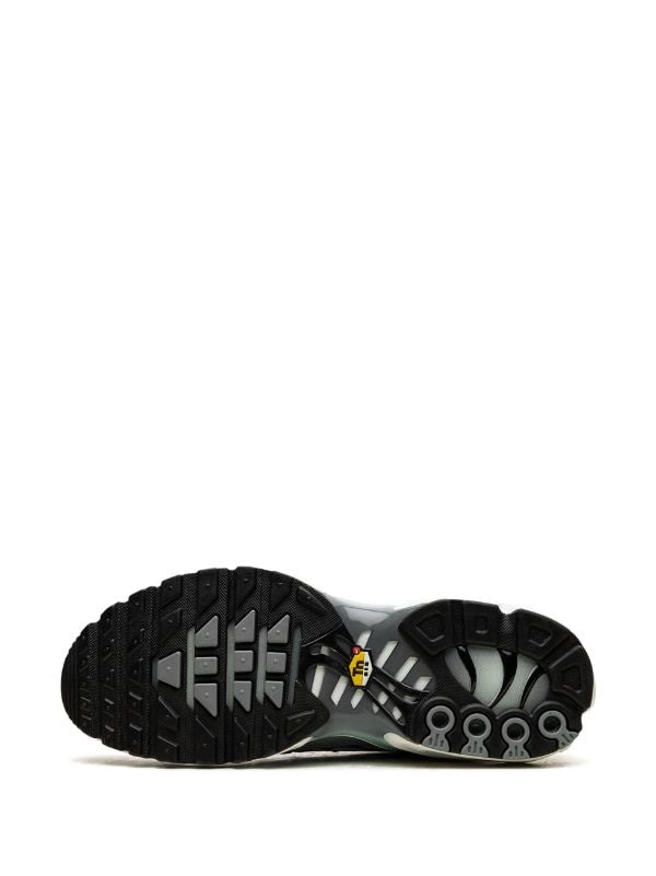 (Air Max Plus Drift "Phantom/Cacao Wow" light brown sneakers