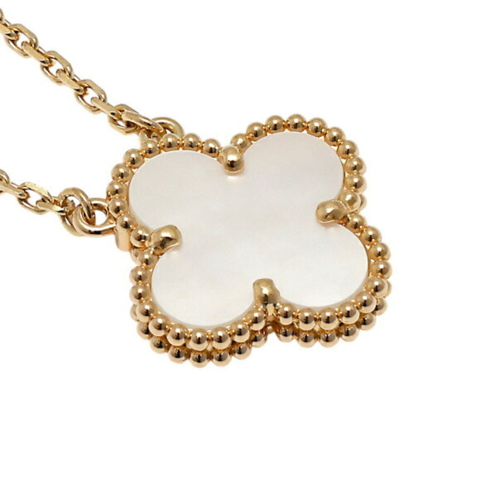 Sliver  Clover Stainless Steel Necklace – A Statement of Elegance
