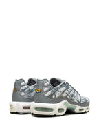 (Air Max Plus Drift "Phantom/Cacao Wow" light brown sneakers