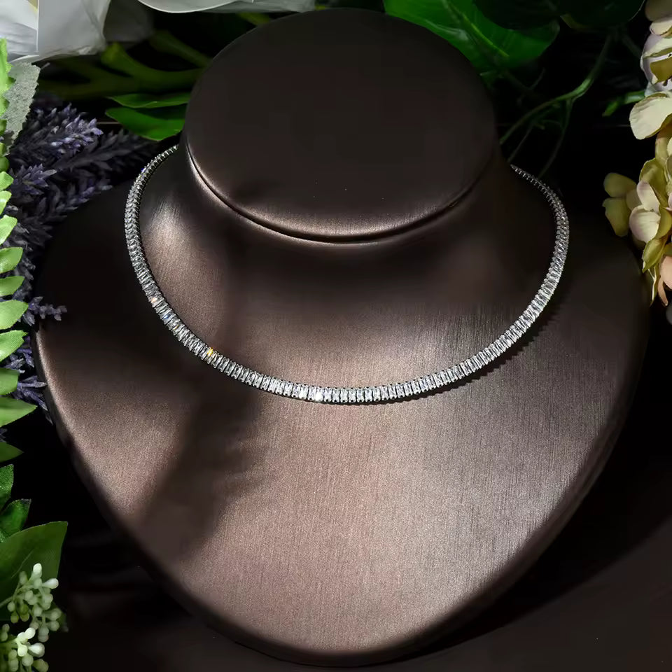 The "Ligne de Fuite" Baguette Choker Suite