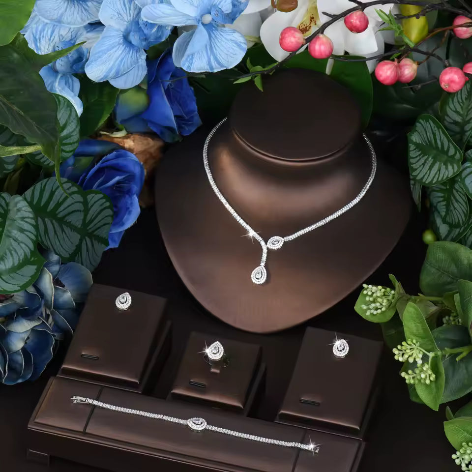 The "Céleste" Propeller Pearl Set