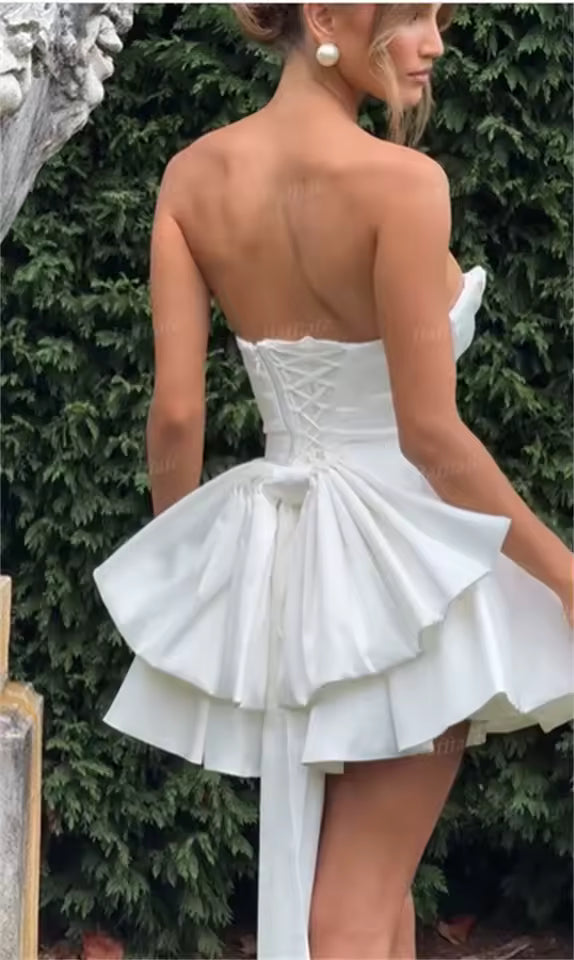 The "Aéroligne" Mini Gown