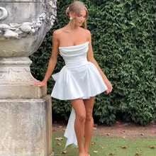 The "Aéroligne" Mini Gown